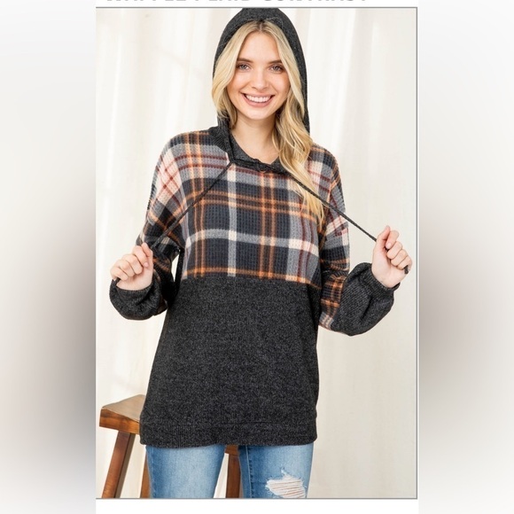 WAFFLE PLAID CONTRAST HOODIE WITH SELF TIE- BLACK - Picture 2 of 7